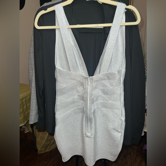 Missguided Silver Bandage Extreme Plunge Sparkle Mini Dress Size US Women 4 NWOT - Picture 5 of 6